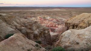 Day 2. Drive to Gobi via Tsagaan Suvarga